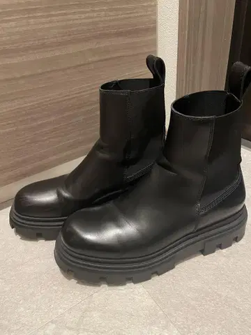 ZARA 청키 트랙 밑창 첼시 부츠