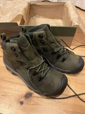 [ 미사용 새상품 ] KEEN PYRENEES (구형 모델) 27.5cm