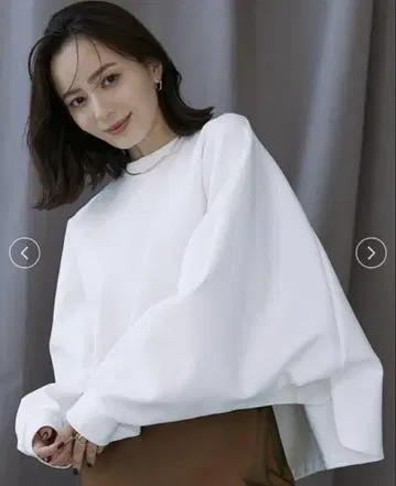 미사용 새상품 anuans 오버 사이즈 돌먼 컷 상의