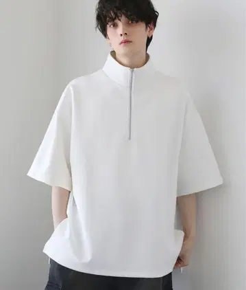 LILL 사이드 슬릿 코튼 분또 빅 실루엣 하프 지퍼 티셔츠