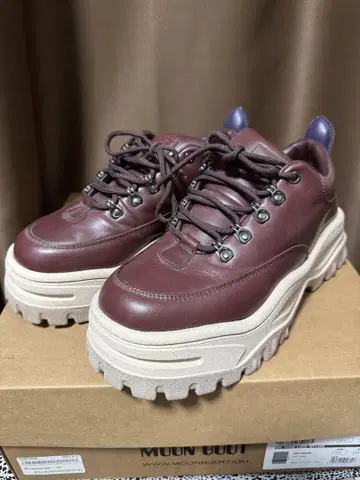 공식 매장 구매 Eytys 버건디 트레킹 슈즈