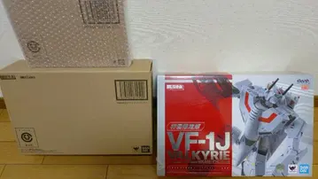 반다이 VF-1J VALKYRIE 1/100
