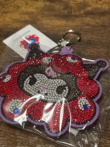 쿠로미 미야쿠미야쿠 반짝이 가죽 키링 산리오