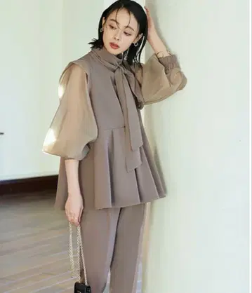 브라운 프릴 수트 셋업
