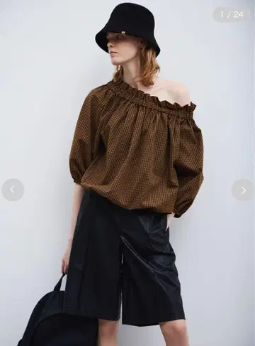Mila Owen 인조 가죽 센터 프레스 하프 이지 팬츠
