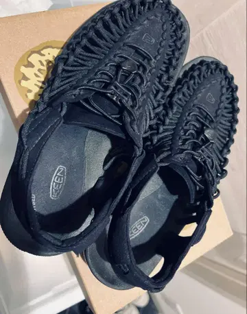 KEEN UNEEK 26cm