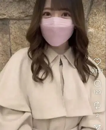 타니자키 사야 착용 베이지 케이프 포함 트렌치코트
