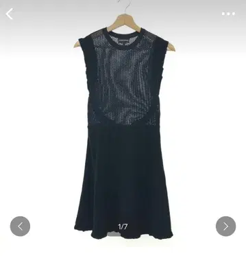 EMPORIO ARMANI 메쉬 디자인 슬리브리스 원피스