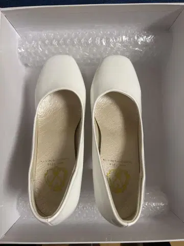 [ 새상품급 ] 몽레브 브라이덜 슈즈 9cm 힐 22.5cm