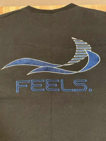 FEELS. 블랙 T셔츠 'L'