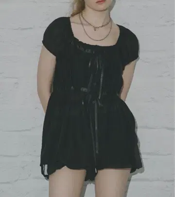 [ 미사용 새상품 ] SHAGGIE 시어 스트라이프 튜닉 블라우스 블랙
