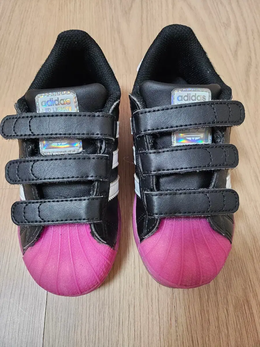 Adidas Kids Superstar LED Light Comfort Closure