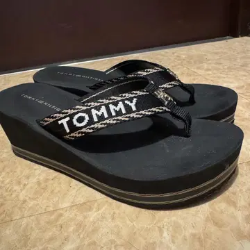 Tommy Hilfiger 통굽 웨지 비치 샌들