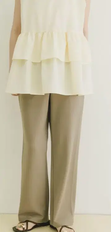 새상품 어반 리서치 베이지 와이드 팬츠