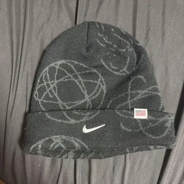 Nike 블랙 니트 모자 그래픽