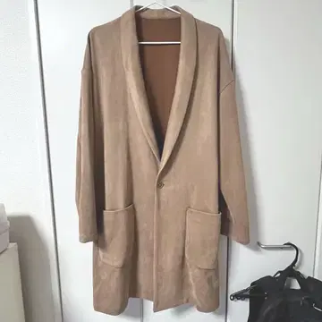 베이지 스웨이드풍 롱 코트