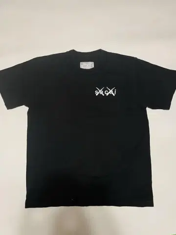 sacai x kaws 자수 포켓 T셔츠