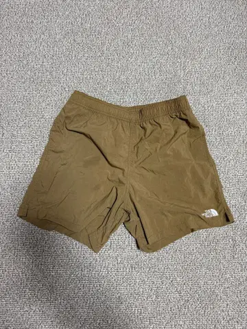 THE NORTH FACE 올리브색 숏팬츠