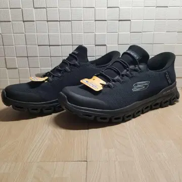 [ 새상품 배송비 포함 ] SKECHERS GLIDE-STEP-ZEFYR