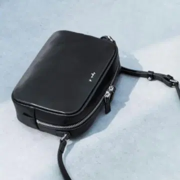 agnes b. 에네스베 숄더백 천연 가죽