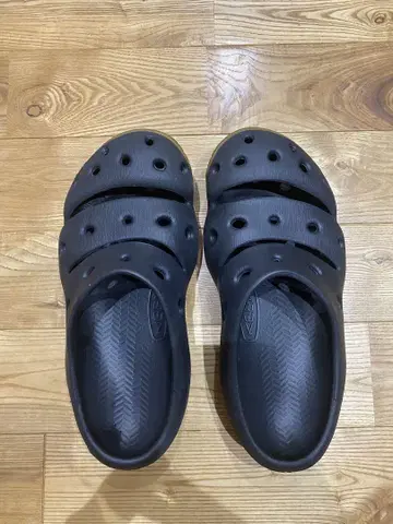KEEN YOGUI (요기 샌들)
