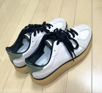 오니츠카타이거 스니커즈
