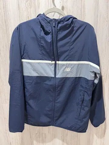 New Balance 네이비 나일론 자켓