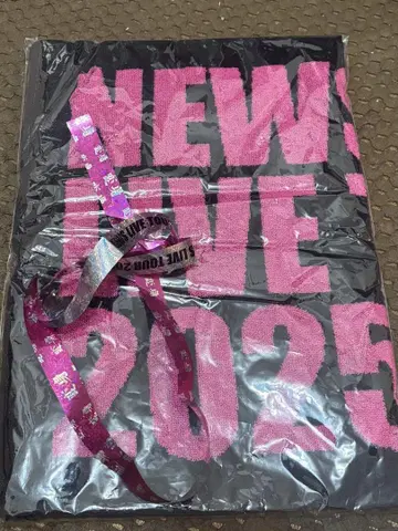 NEWS LIVE TOUR 2025 변신 타월