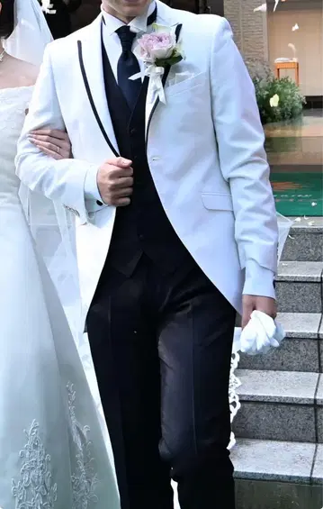 와타베 웨딩 턱시도 네이비 블랙 화이트 결혼식 ABS