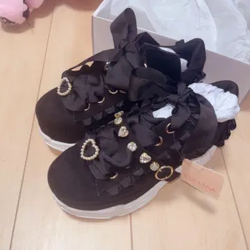 LIZLISA 비쥬 벨트 통굽 스니커즈 미사용 새상품 정품 24cm