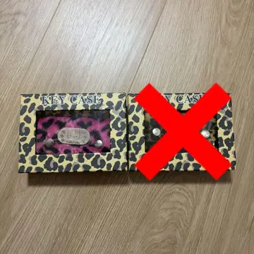 헬로키티 레오파드 무늬 핑크 키케이스