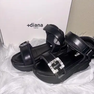diana 비쥬 장식 블랙 샌들 23.5cm