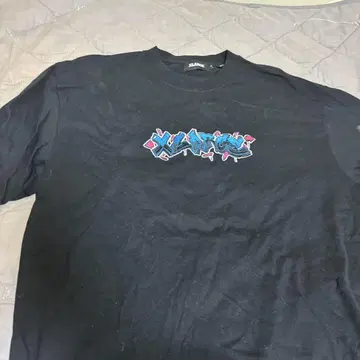 XLARGE 블랙 T셔츠 그래피티 디자인