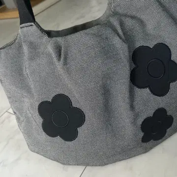 새상품급 MARY QUANT 마리콴트 핸드백 데이지 자수 토트백