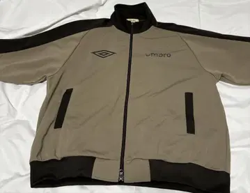 [ umbro ] 베이지/블랙 저지