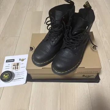 닥터 마틴 1460 파스칼 블랙 가죽 부츠 EU39