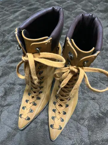 YELLO 레이스업 숏부츠