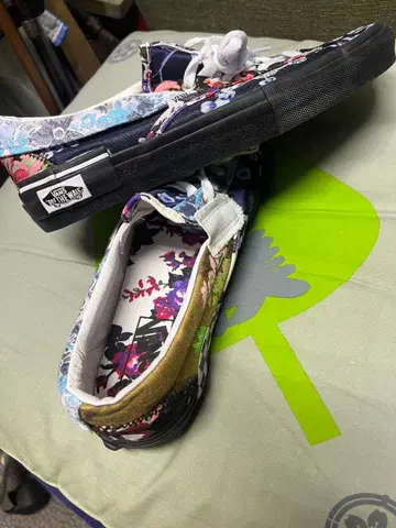 Vans 꽃무늬 로우컷 스니커즈 26.0cm