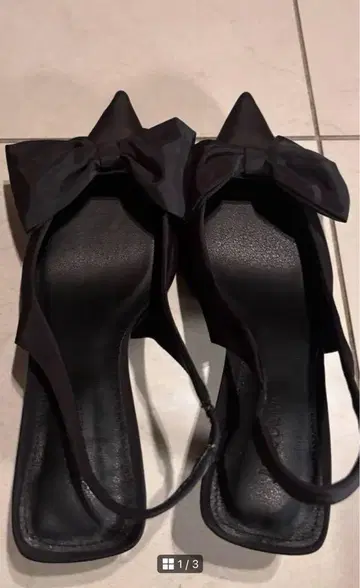 Mila Owen 리본 모티브 슬링백 펌프스