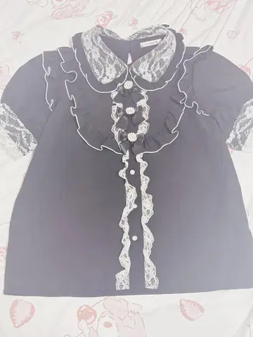 노에미 키라키라 리본 요크 프릴 블라우스