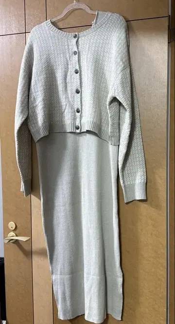 시착만 한 상품/가디건 포함 니트 원피스