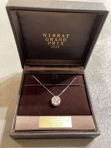 NISSAY GRAND PRIX 2019 목걸이 스와로브스키