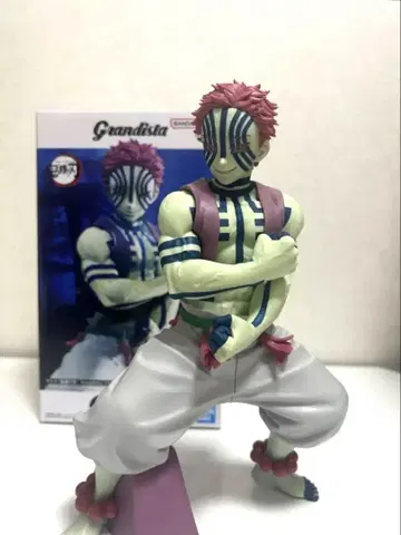 아카자 Grandista 피규어