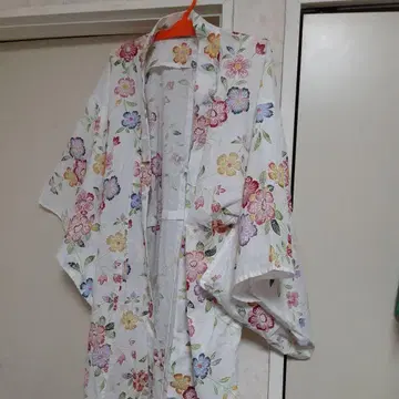 꽃무늬 화이트 유카타