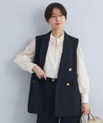 그린 레이블 릴랙싱 시어 넥 프릴 2WAY 블라우스