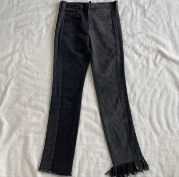 77circa 재구축 프린지 장식 블랙 데님