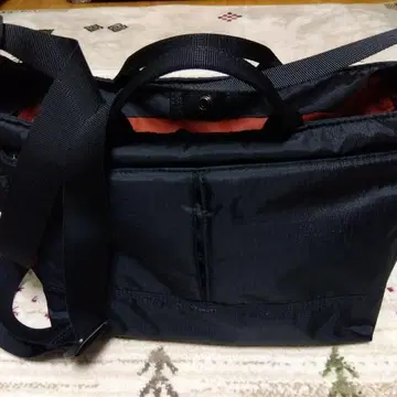 MANHATTANPASSAGE 블랙 숄더백