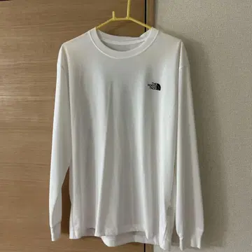 새상품 THE NORTH FACE L 사이즈 화이트 T셔츠
