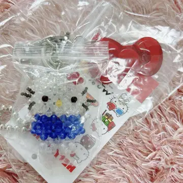 로리즈팜 Me% 헬로키티 키티 비즈 키 참 레드
