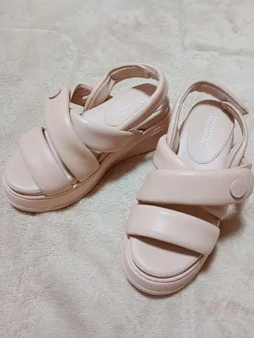 여름 아이템 처분 가격 매킨토시 철학 통굽 샌들 S 사이즈/23cm